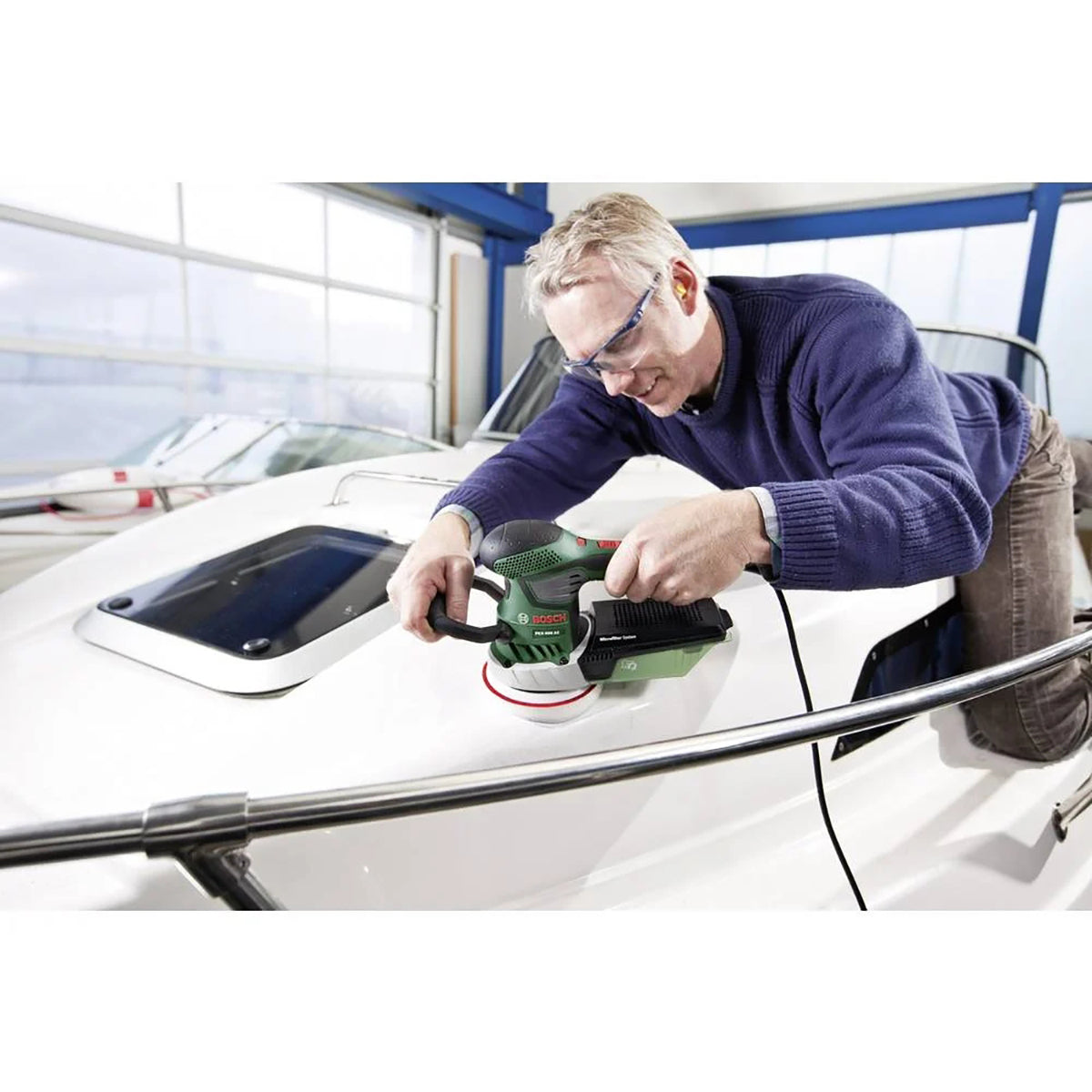 Levigatrice rotoorbitale 370 W Bosch PEX 400 AE con valigetta