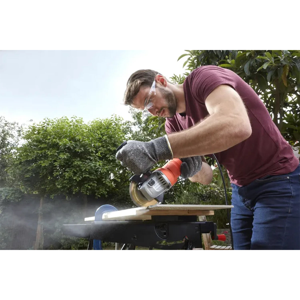 Black+Decker smerigliatrice angolare BEG010-QS 710W 115mm