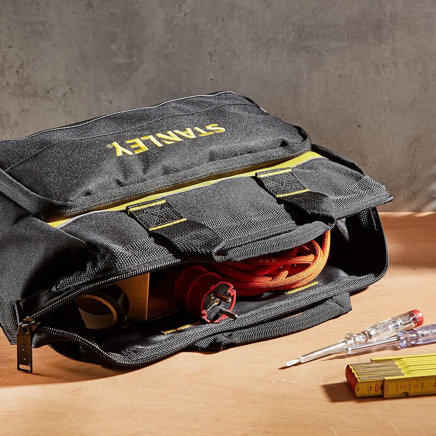Borsa porta attrezzi Stanley 12,5" in nylon con base rigida