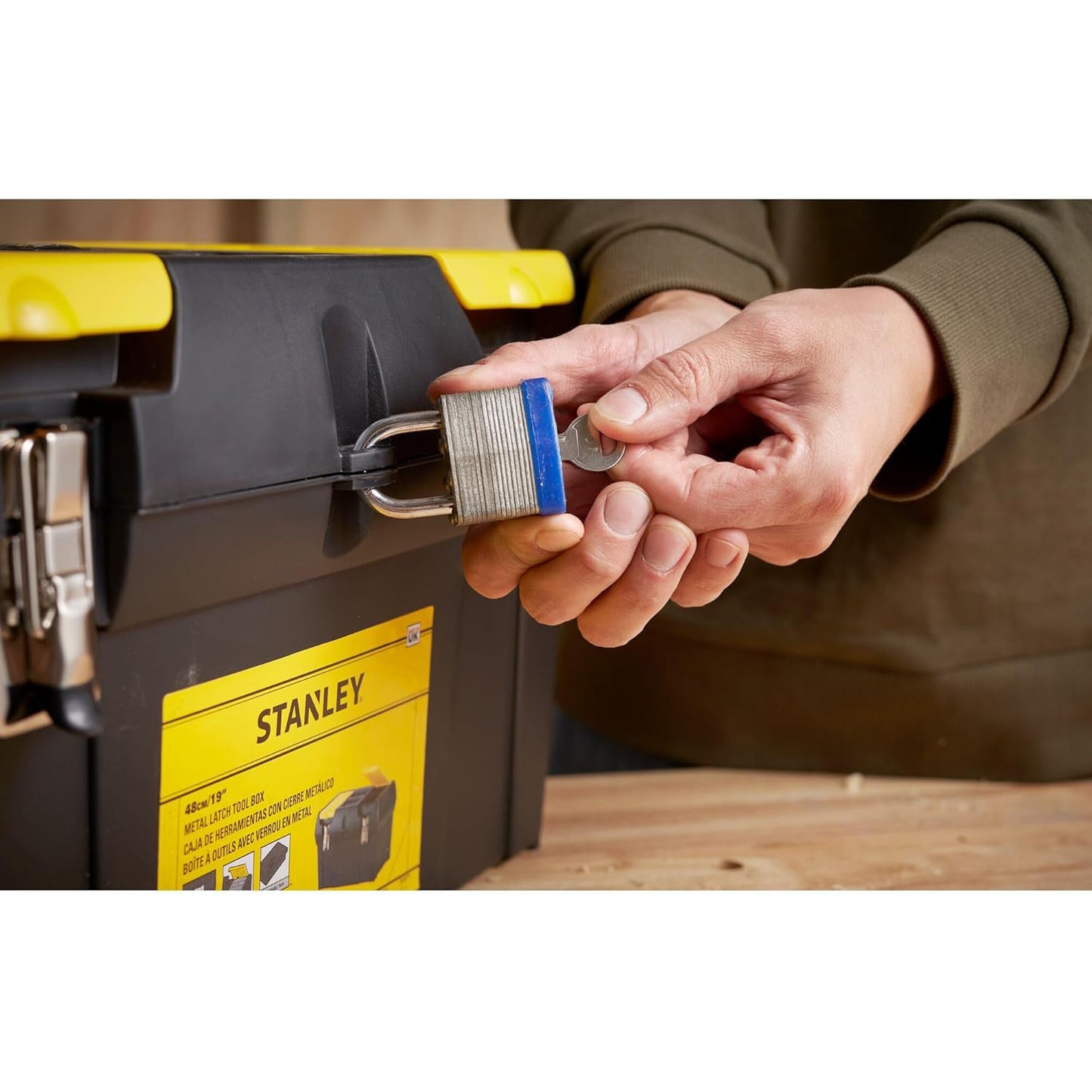 Cassetta porta utensili Stanley 1-92-066 serie 2000 19" con cerniera in metallo