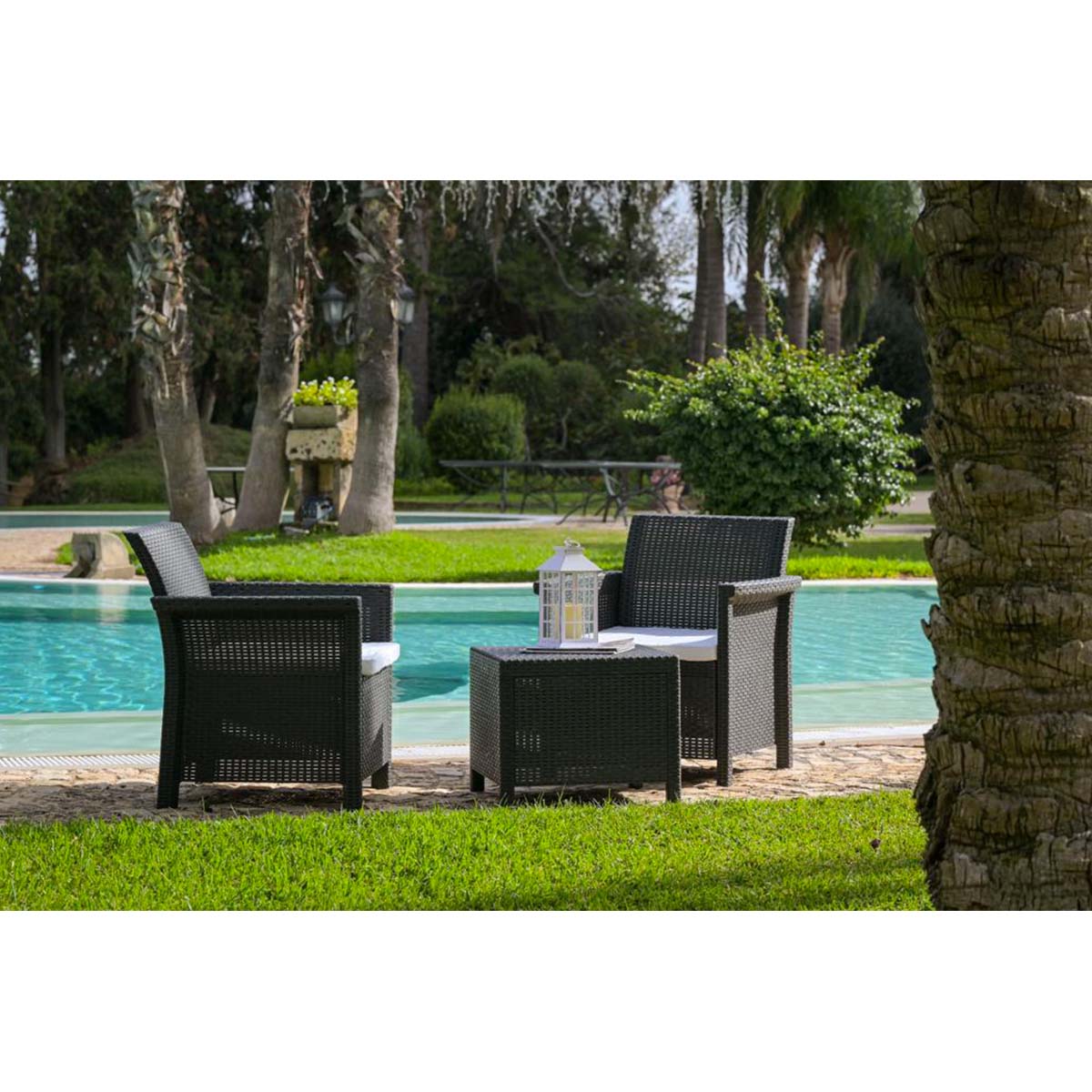 Salotto da giardino in resina effetto rattan 2 posti con tavolino ‘Dolcefarniente’ set 3 pz