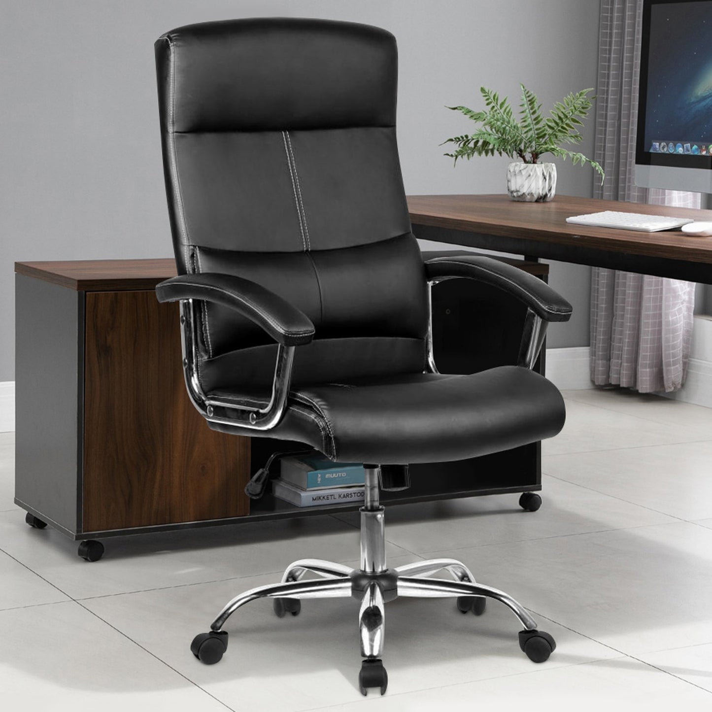 Sedia da ufficio ergonomica regolabile con braccioli in ecopelle nera