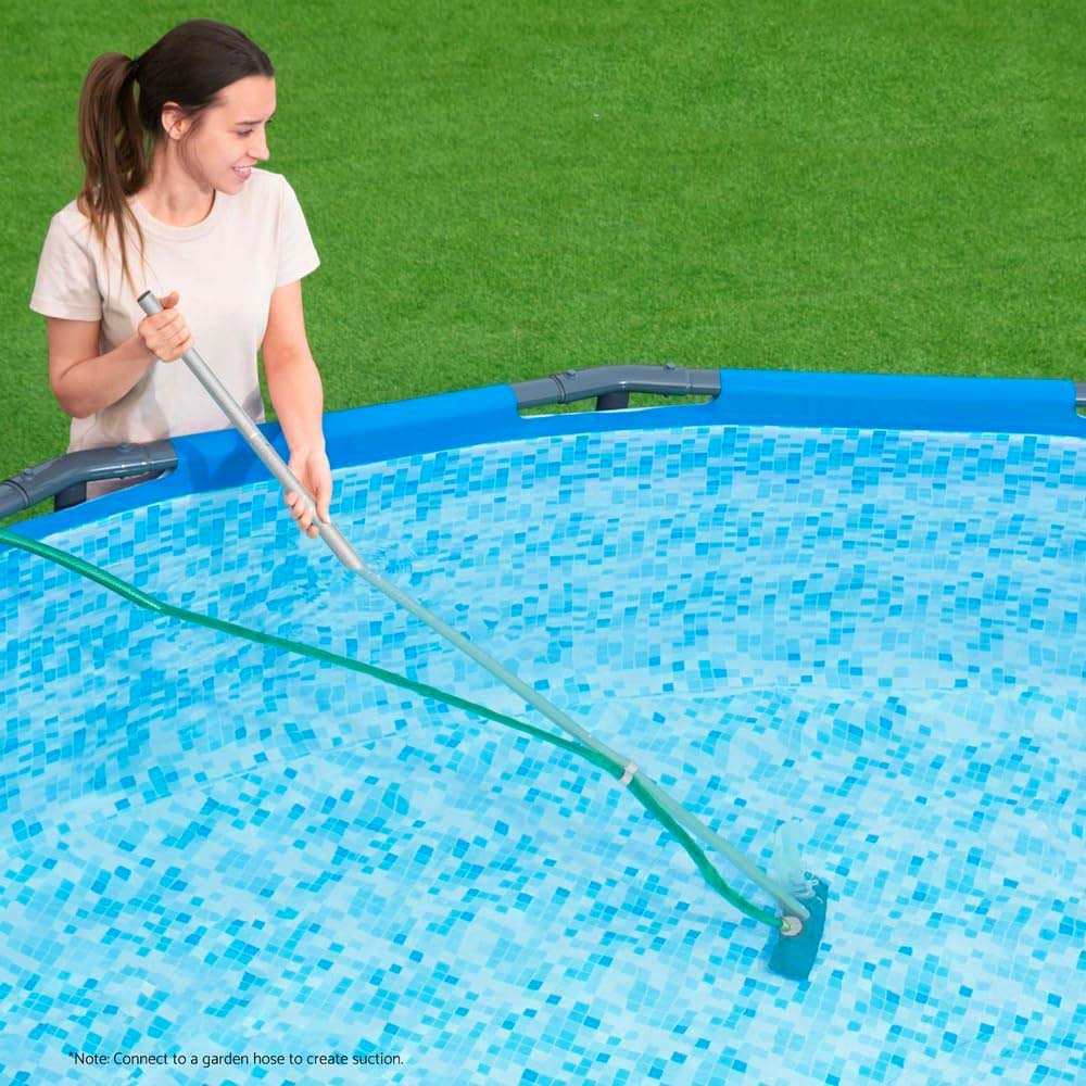 Set accessori pulizia Bestway per piscina fino a 3,96 mt