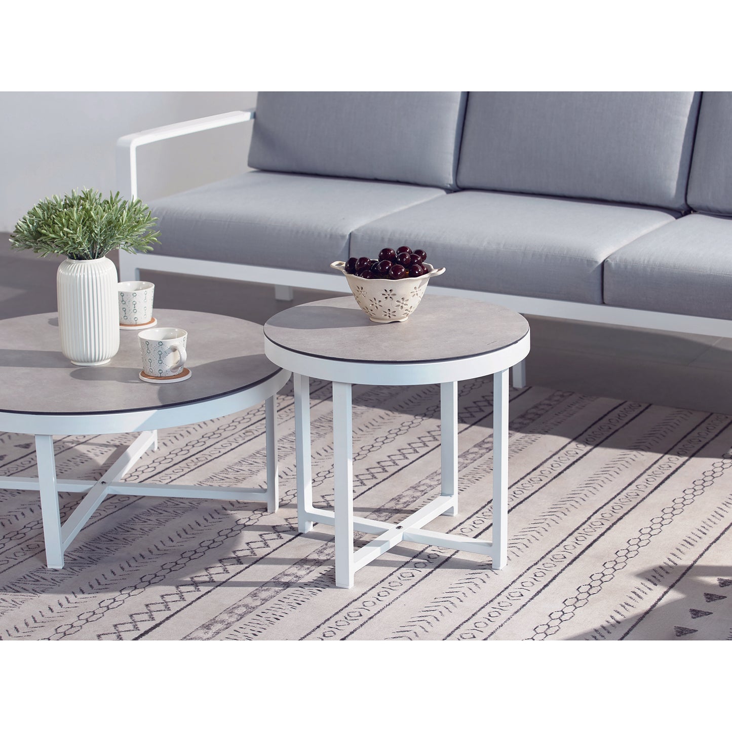 Set da giardino in alluminio con poltrona divano e 2 tavolini bianco e grigio Marbella