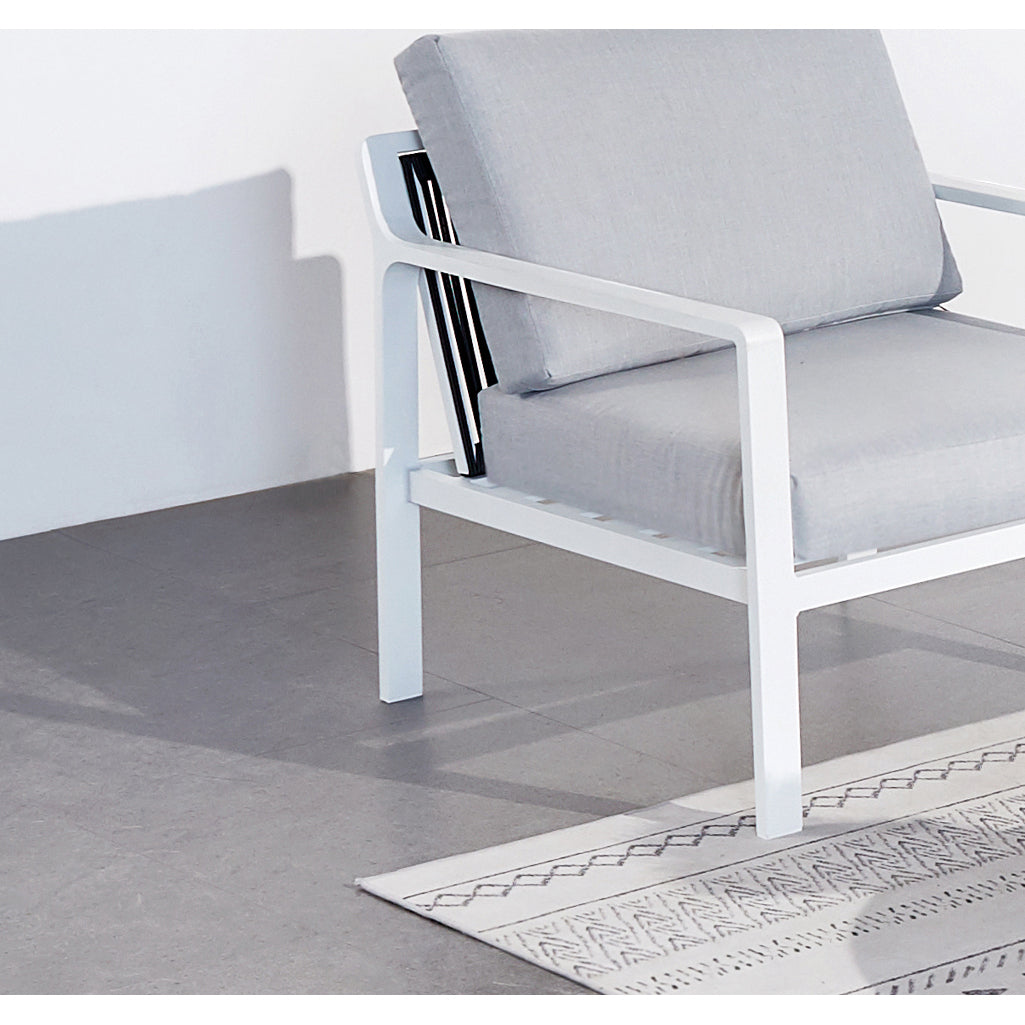 Set da giardino in alluminio con poltrona divano e 2 tavolini bianco e grigio Marbella