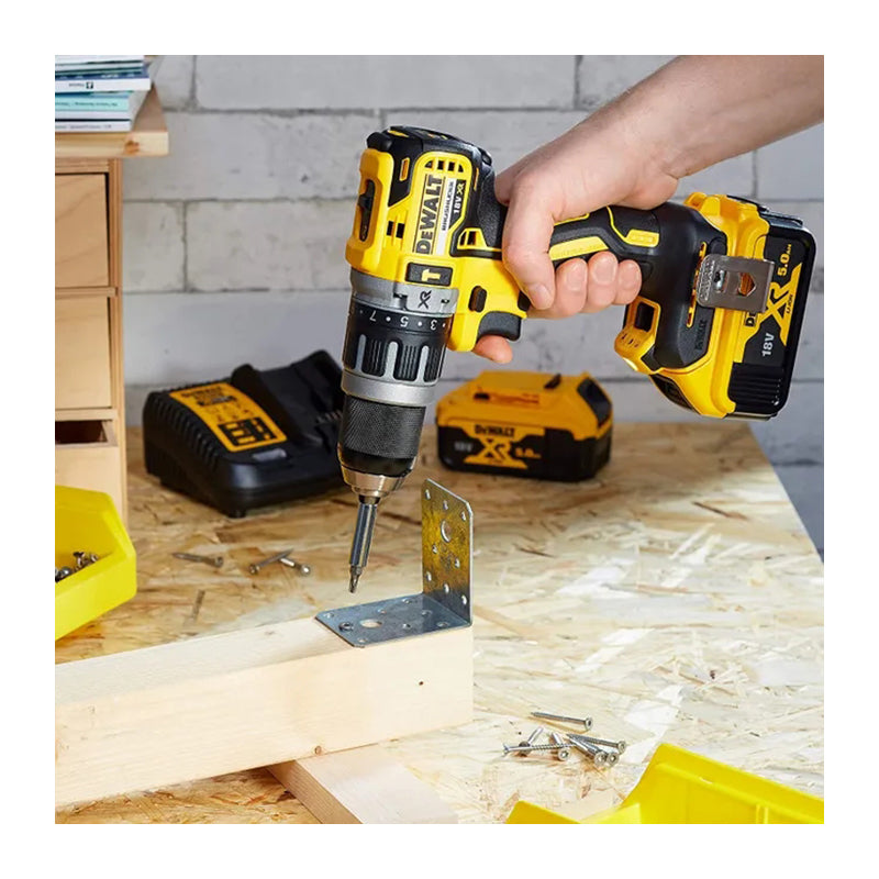 Trapano avvitatore a percussione DeWalt DCD796P2-QW 18 V 5,0 Ah con accessori