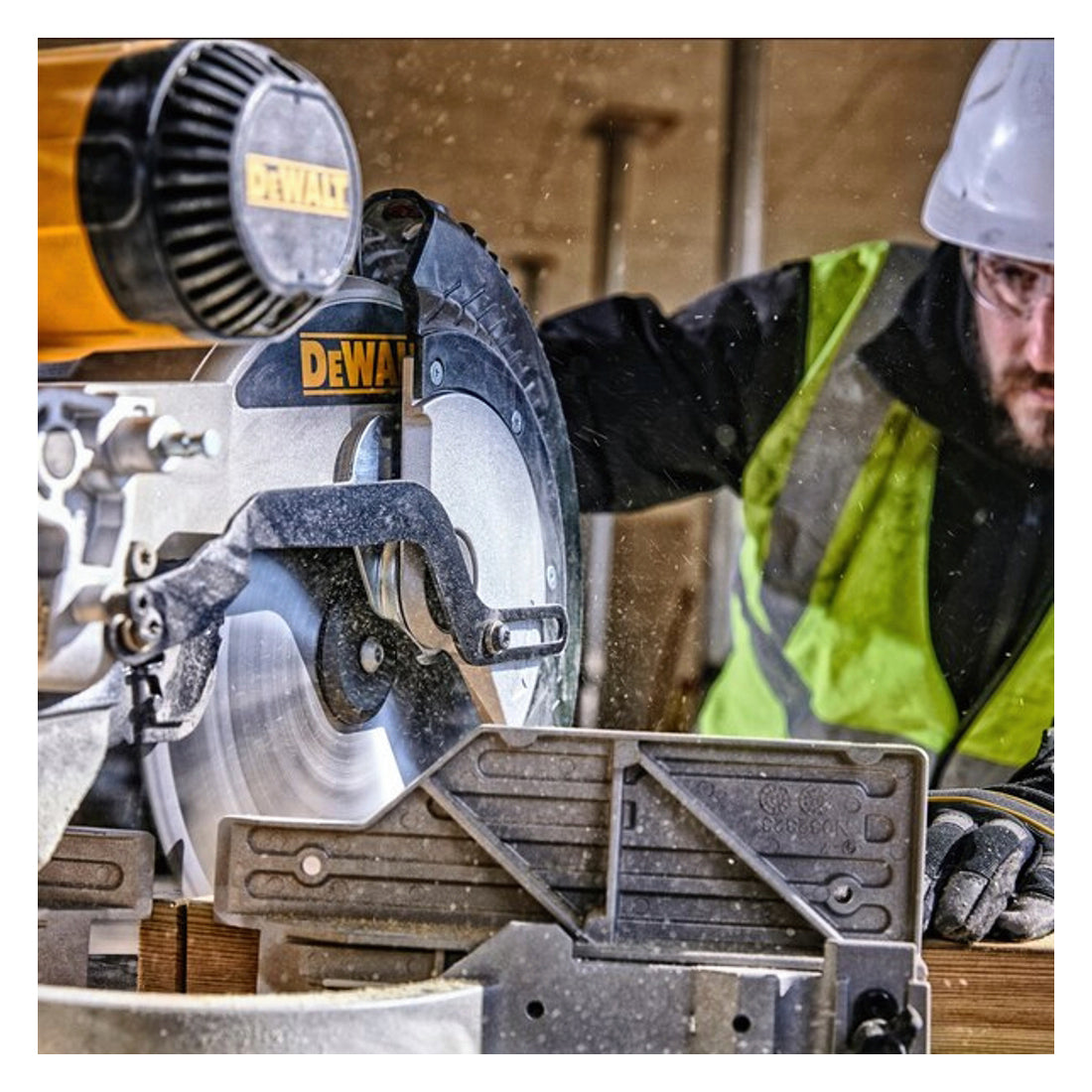 Troncatrice radiale DeWalt DWS780-QS 305 mm con sistema tracciatura XPS