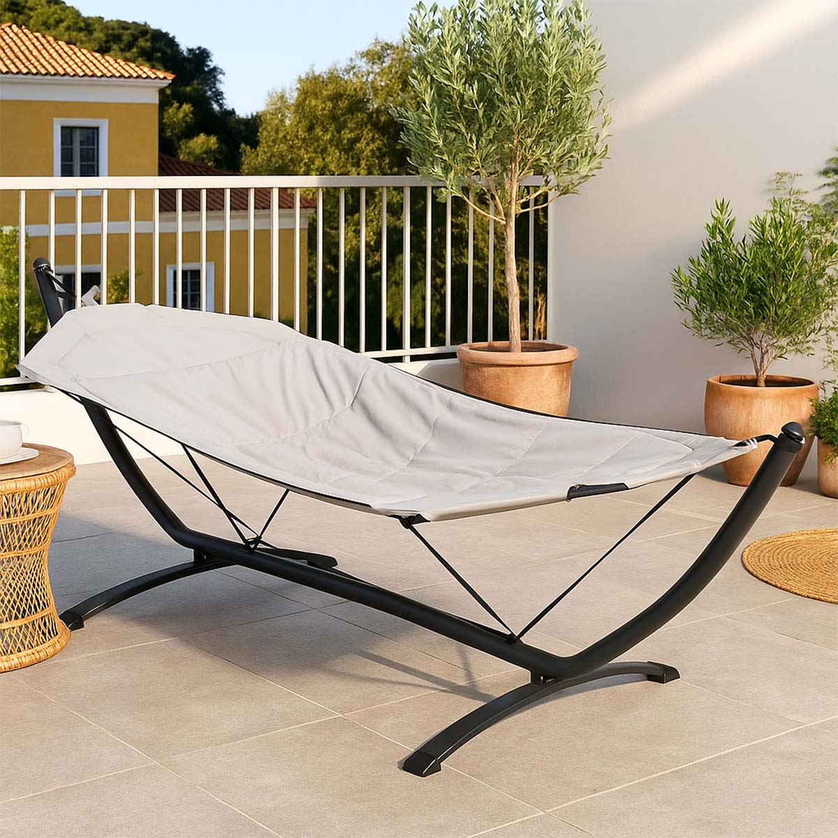 Amaca da giardino con supporto in metallo colore grigio