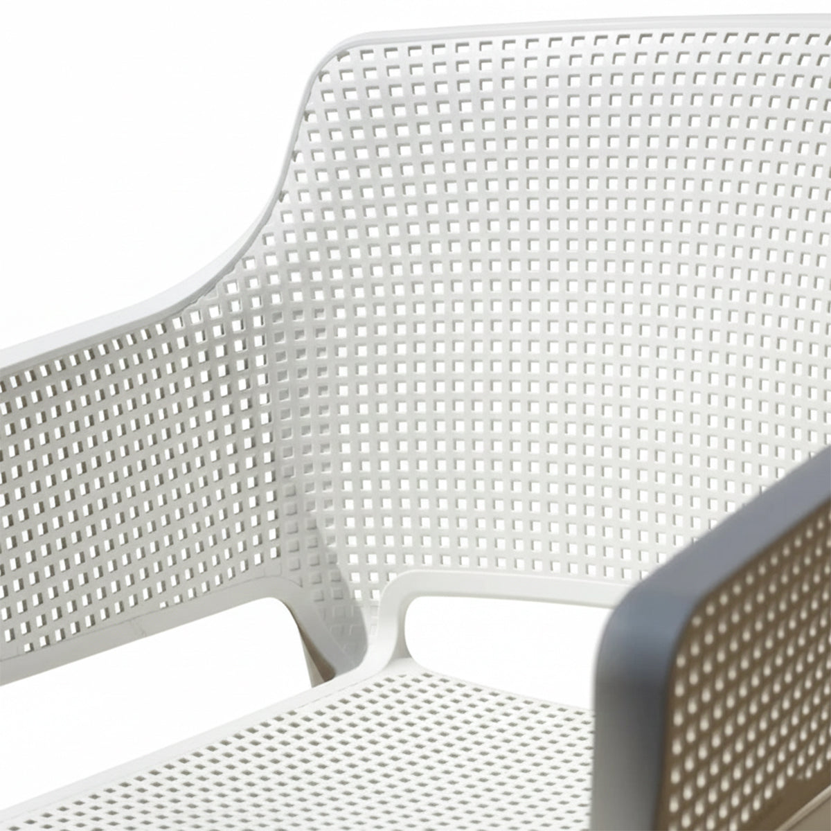 Sedia in polipropilene impilabile con braccioli 60x54x80 cm