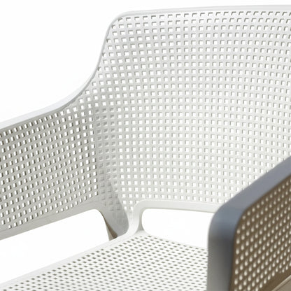 Sedia in polipropilene impilabile con braccioli 60x54x80 cm