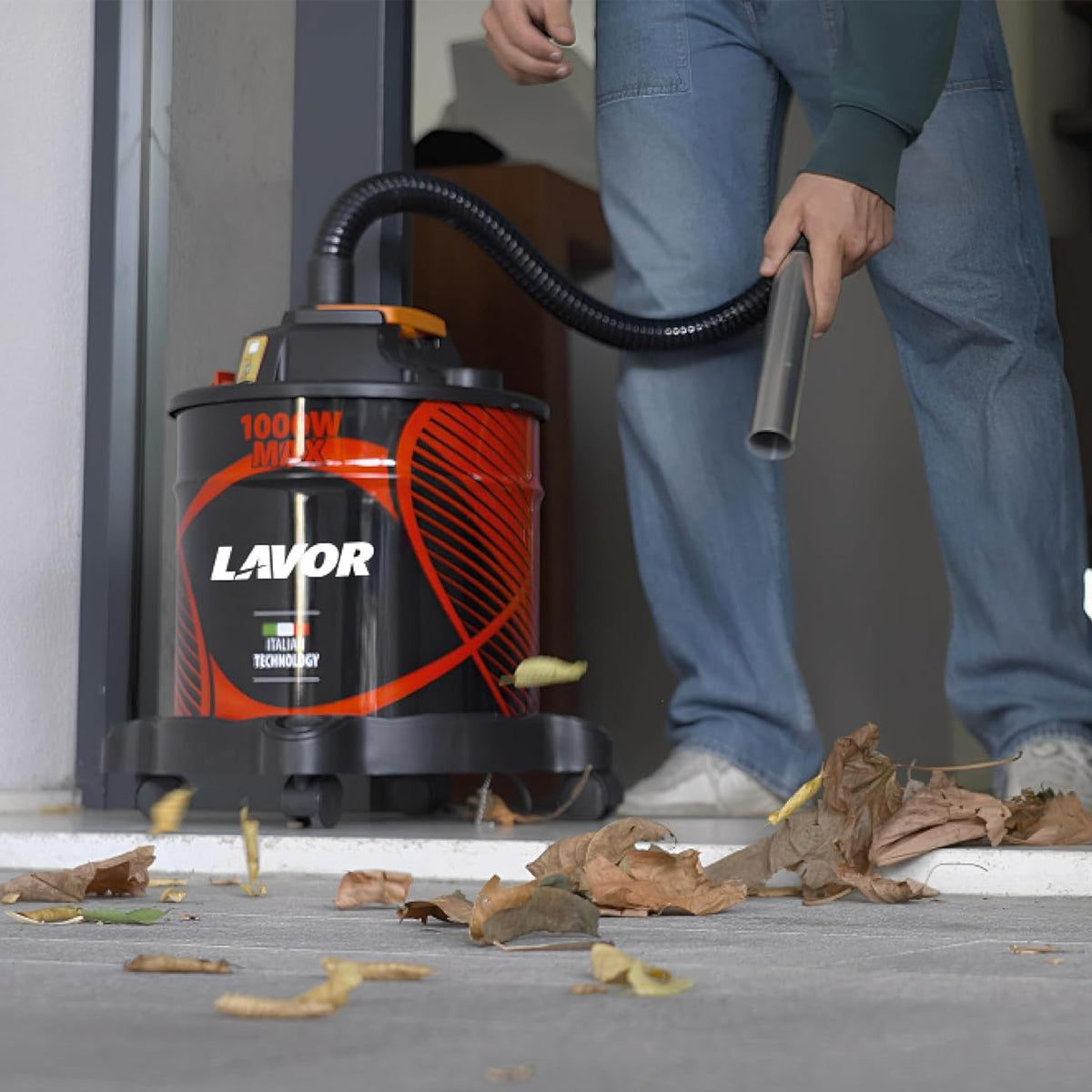 Aspiracenere con doppio filtro e carrello 1000 W 18 litri Lavor Ashley 146