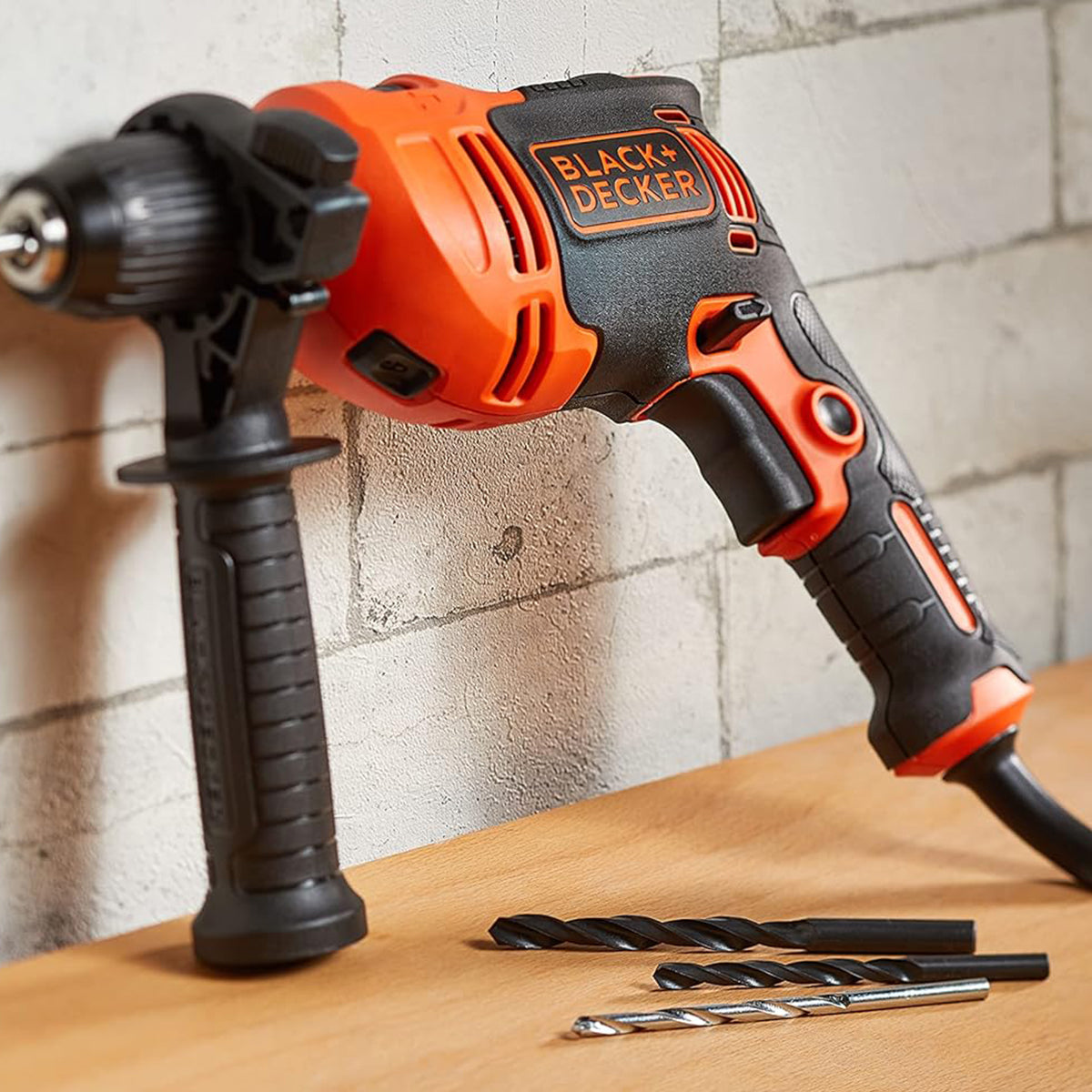 Trapano a percussione a filo 710W con valigetta Black+Decker