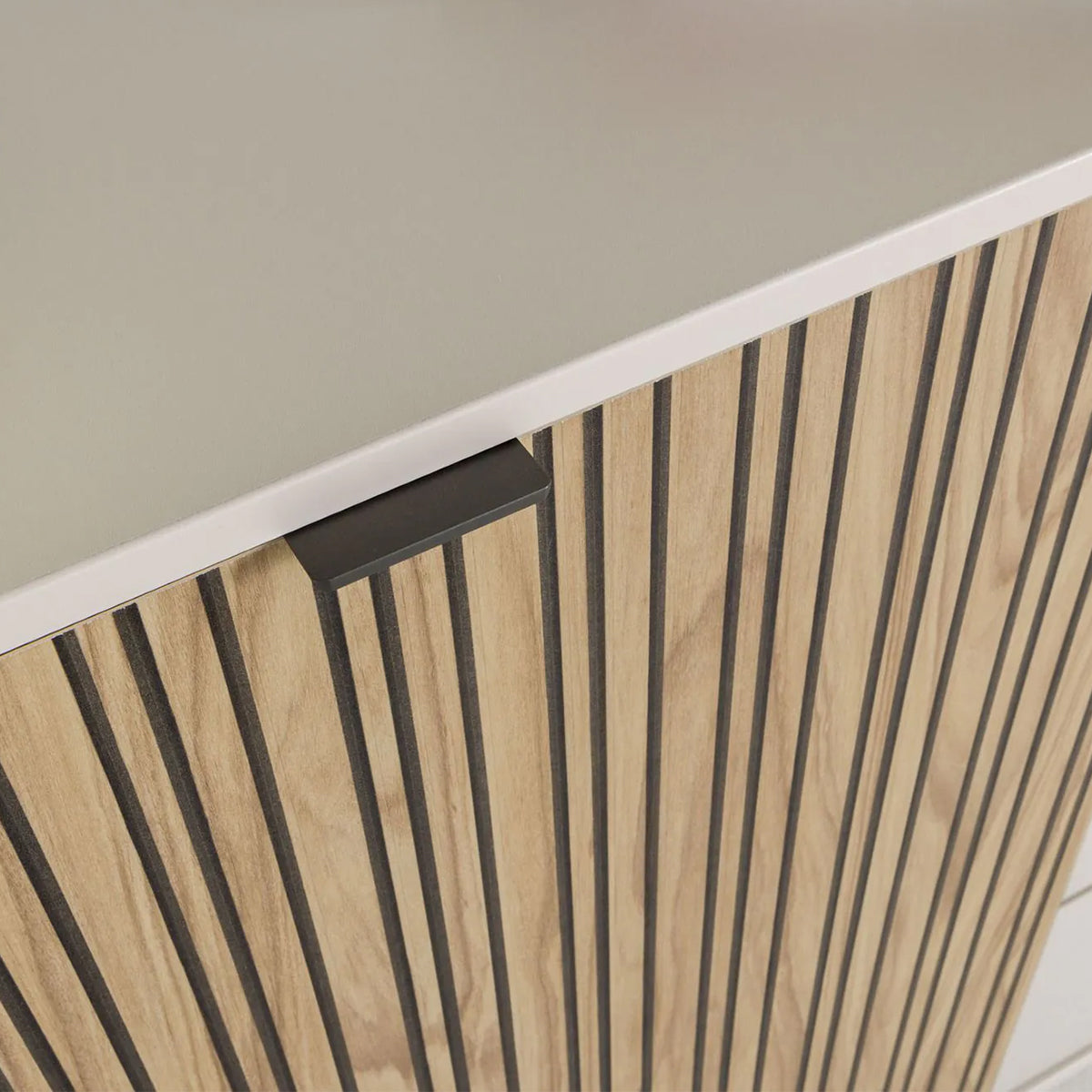 Credenza 183x83h cm cashmere/rovere cannettato con 1 anta e 3 cassetti