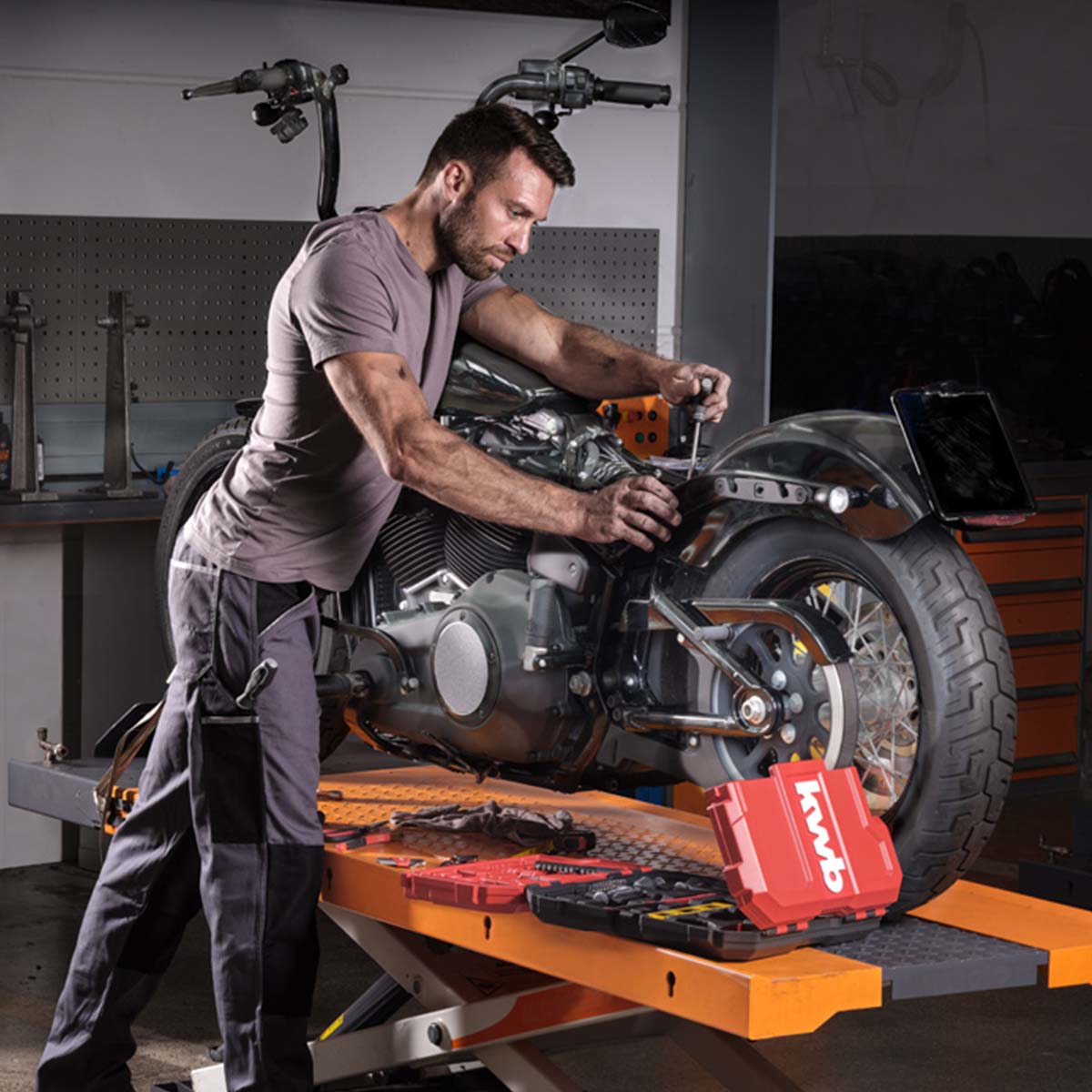 Set utensili Einhell 70 pezzi con valigetta 49370620