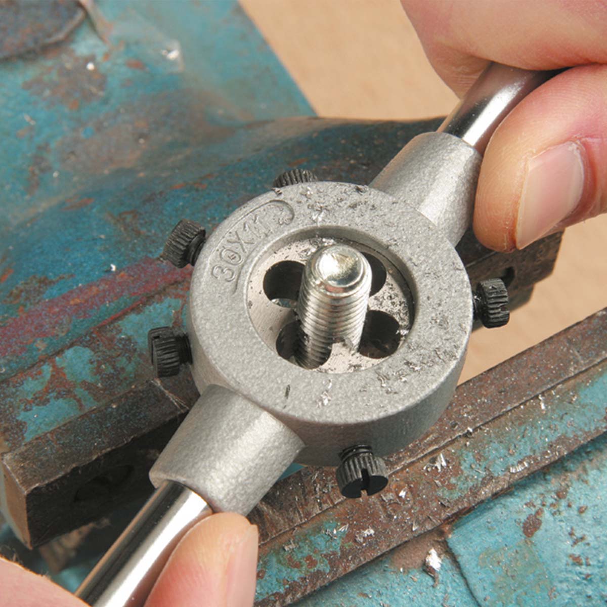 Set maschi e filiere Einhell 16 pezzi 49445100