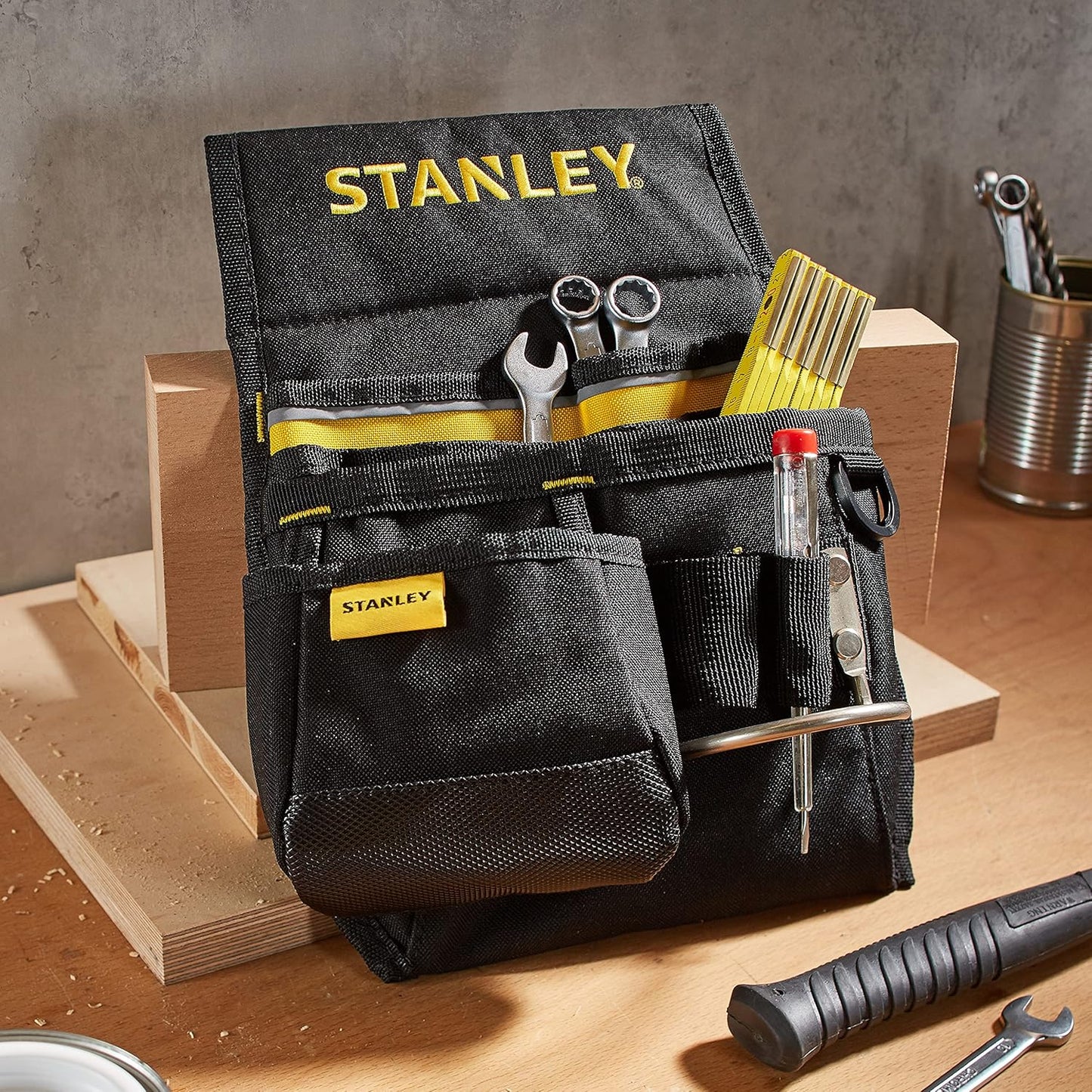 Fodero porta utensili Stanley 1-96-181 con 4 tasche e gancio portamartello