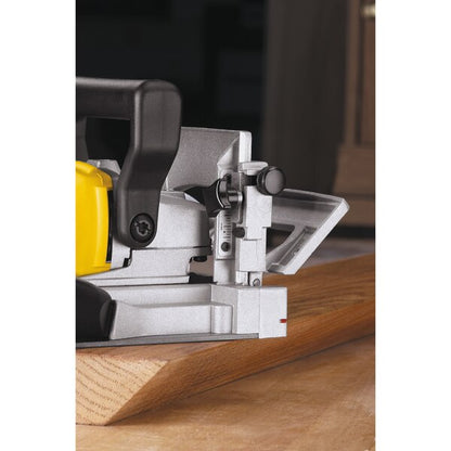 Fresatrice per giunzioni DeWalt DW6822K-QS con linguette 600 W attacco 10 m