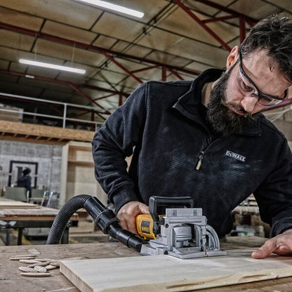 Fresatrice per giunzioni DeWalt DW6822K-QS con linguette 600 W attacco 10 m