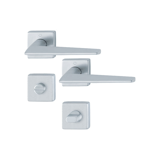 Maniglia Hoppe Macau rosetta e bocchetta quadre 49x49 mm cromo satinato con nottolino