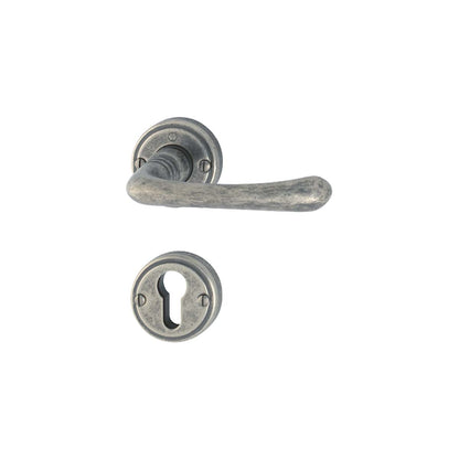 Maniglia Hoppe Lisboa rosetta e bocchetta tonde d. 52 mm foro cilindro argento antiqua