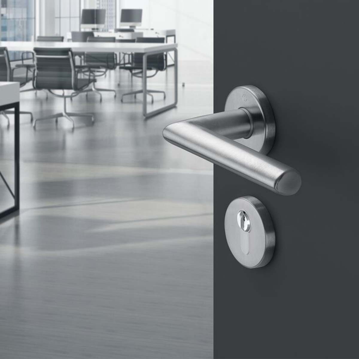 Maniglia Hoppe Stockholm rosetta e bocchetta tonde d. 52 mm foro cilindro acciaio satinato