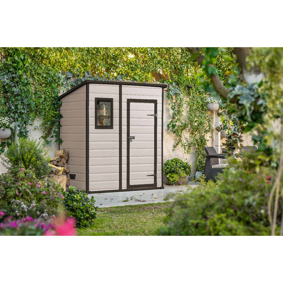Keter casetta da giardino Manor Pent 6x4 in resina colore beige con finestra
