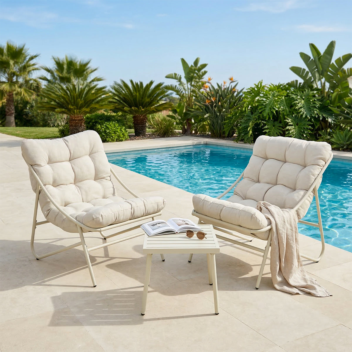 Set da giardino con tavolino e due poltrone Fiji