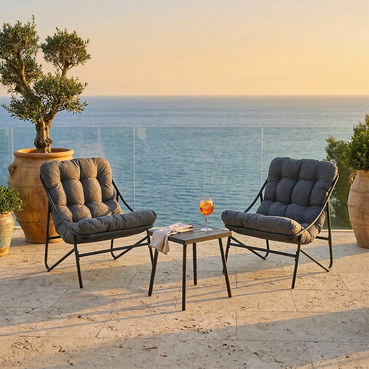 Set da giardino con tavolino e due poltrone Fiji