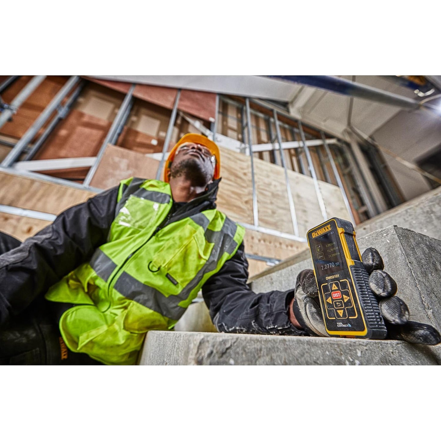 Misuratore digitale laser DeWalt portata 100 mt con accessori DW03101-XJ