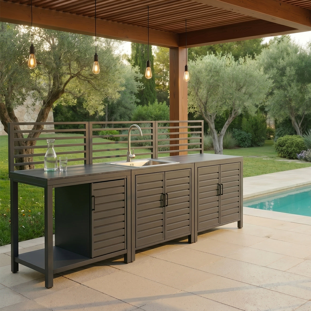 Mobile cucina da esterno con top in pietra