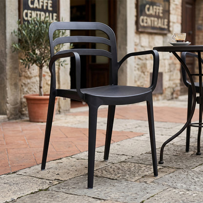 Sedia in polipropilene impilabile con braccioli 46x51x82 cm