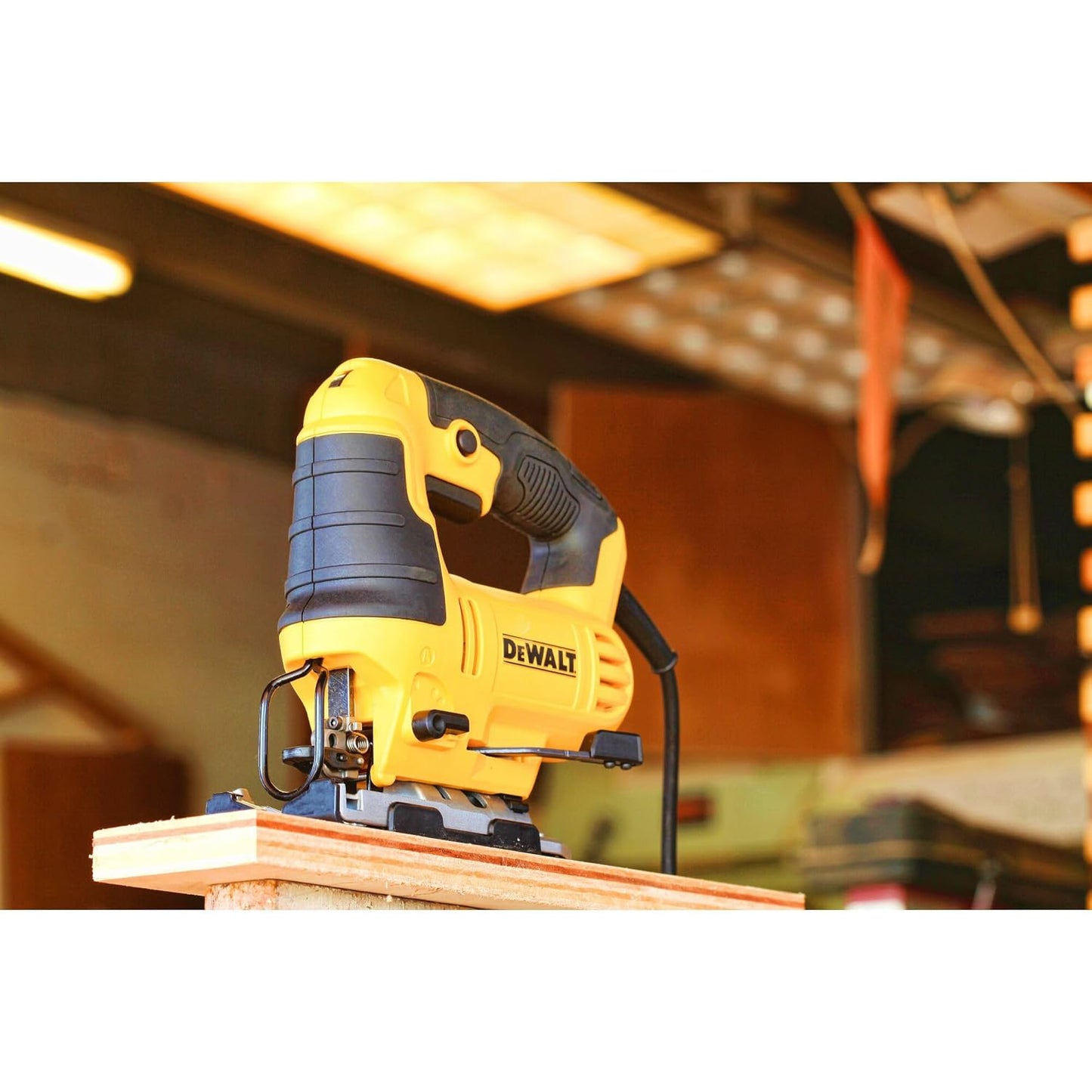 Seghetto alternativo DeWalt DWE349-QS 650 W con impugnatura a staffa