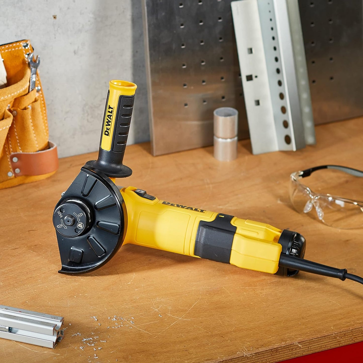 Smerigliatrice angolare DeWalt DWE4257-QS 1500 W d. 125 mm con accessori